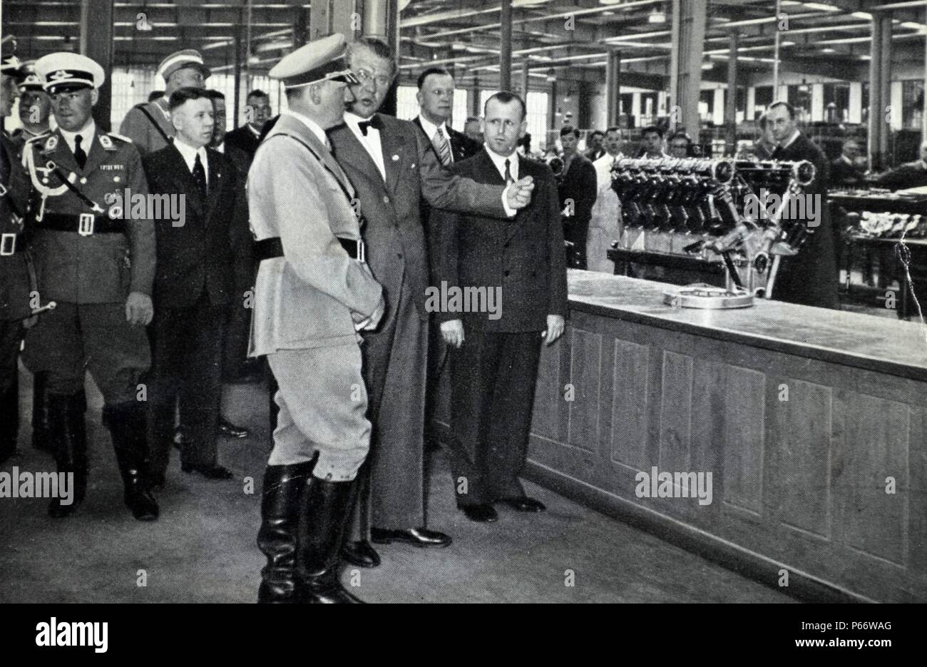 Adolf Hitler 1889 - 1945. Homme politique allemand lors d'une exposition d'automobiles à Berlin 1936 Banque D'Images