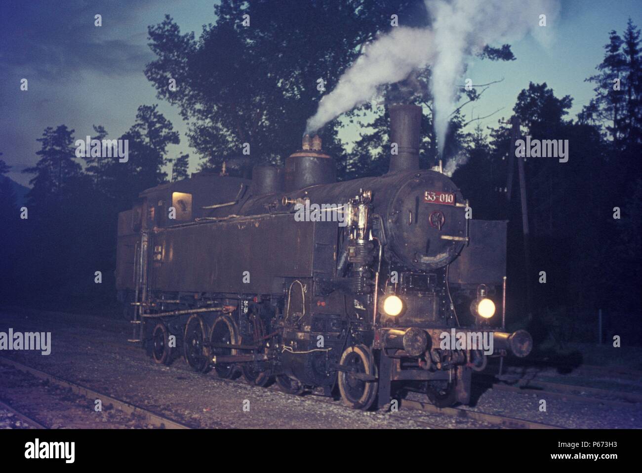 Une classe de 53 chemins de fer yougoslaves 2-8-2T en Slovénie d'août 1972. Banque D'Images