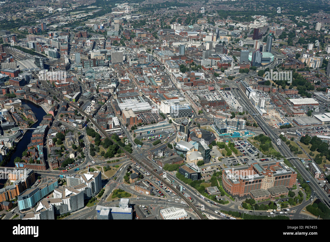 Vue aérienne du centre-ville de Leeds à partir de l'est à New York sur la route et jusqu'Eastgate marché près de Leeds Banque D'Images