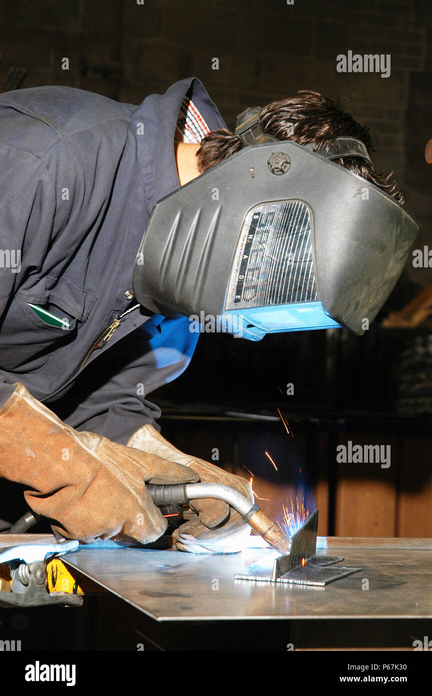 Le travail des métaux soudeur en boutique, Ottawa, Ontario, Canada Photo  Stock - Alamy