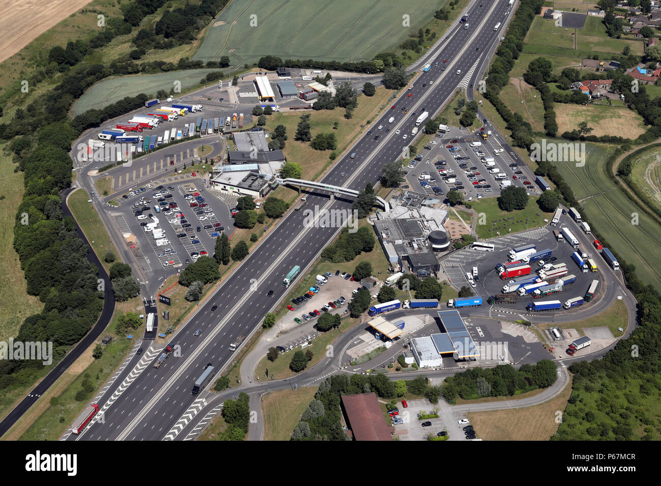 Vue aérienne de Woodall Services sur la M1, près de Sheffield, Royaume-Uni Banque D'Images