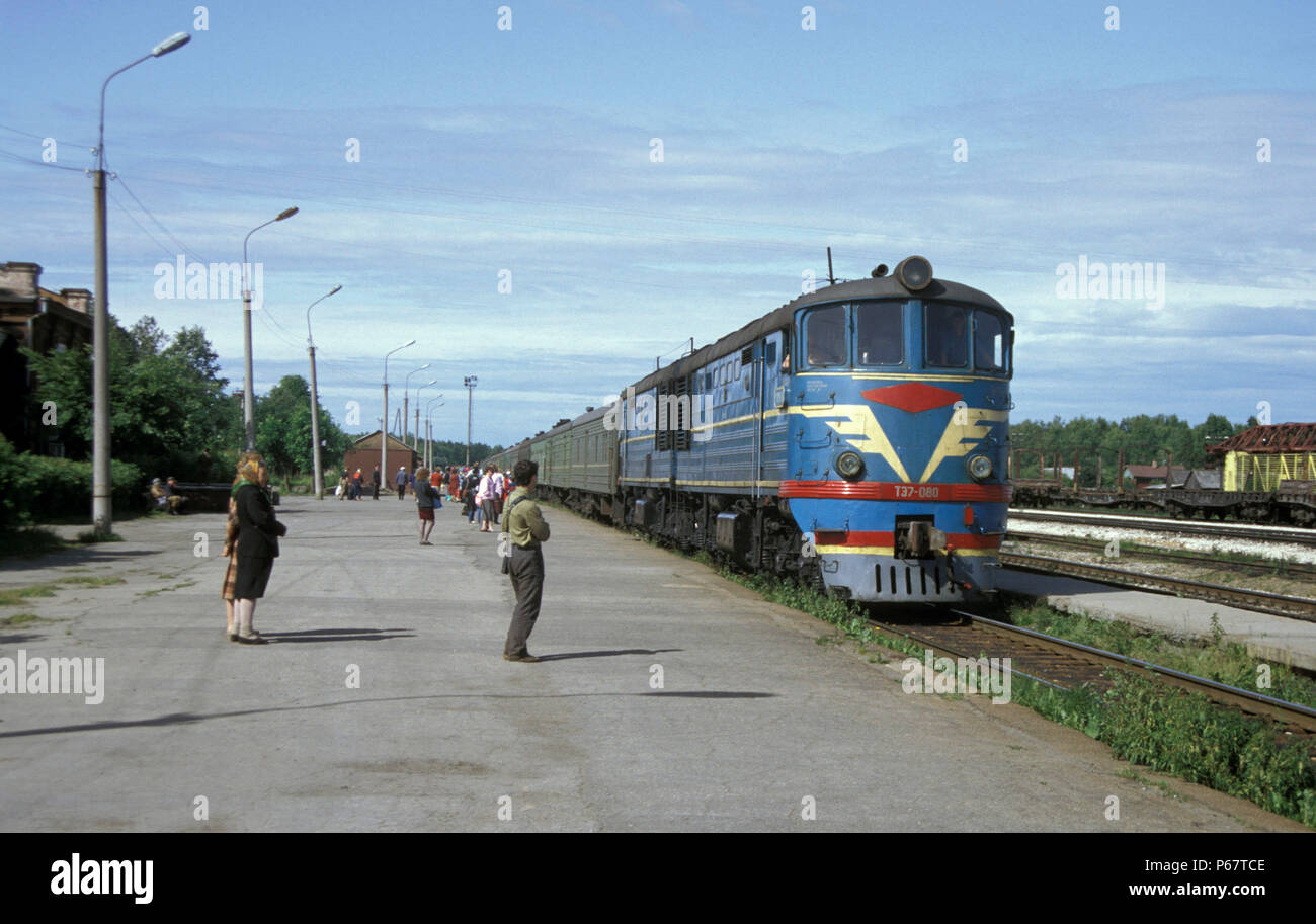 Service voyageurs russes en attente de départ. Juillet 1992 Banque D'Images