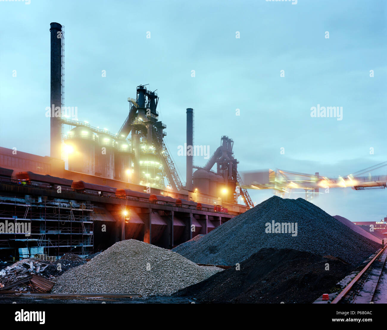 Usine sidérurgique Voest Alpine. Voestalpine AG est une société internationale basée en acier à Linz, Autriche. La société est active dans l'acier, l'automobile, liaisons ferroviaires Banque D'Images