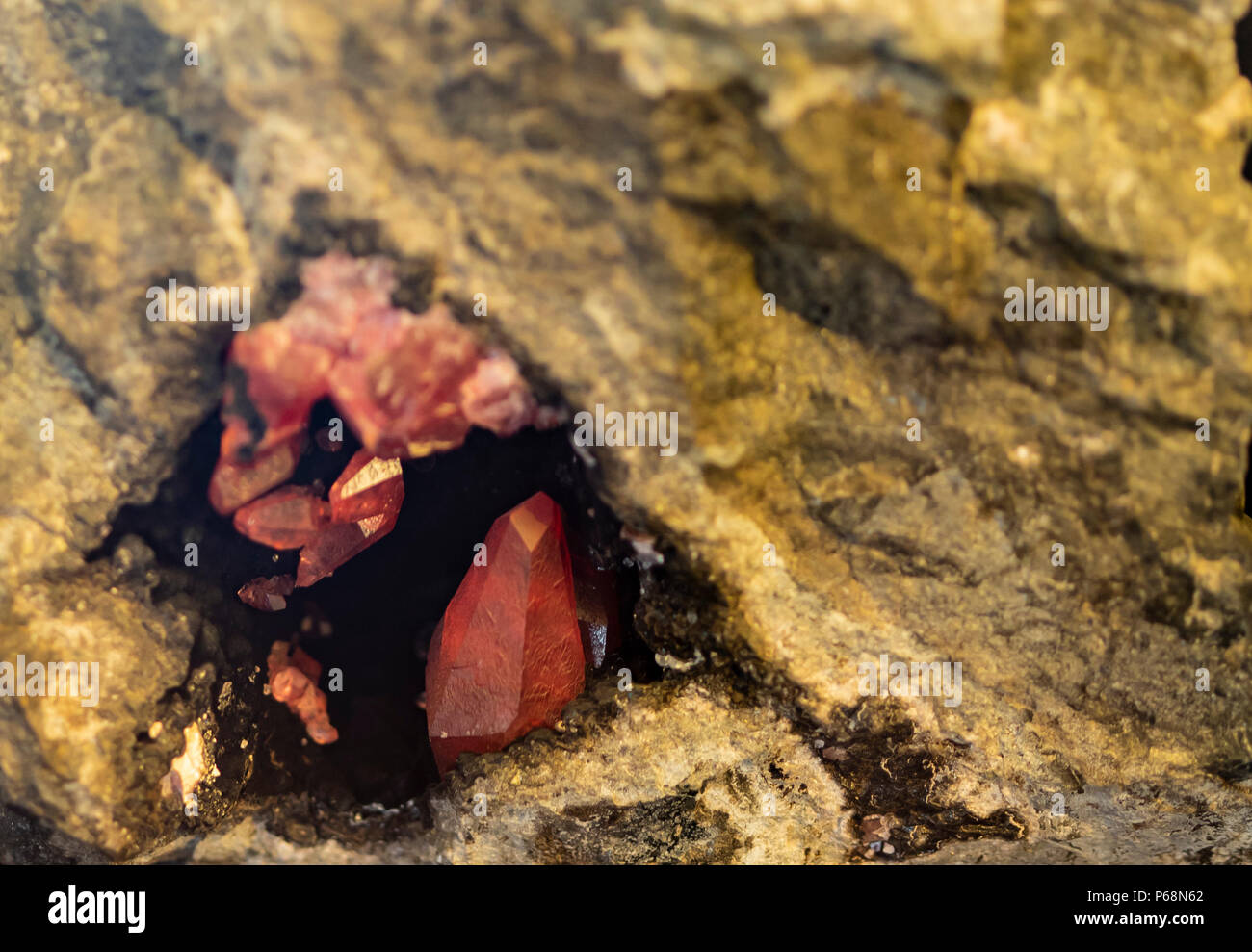 Closeup détail de la rhodochrosite rouge minéral Banque D'Images