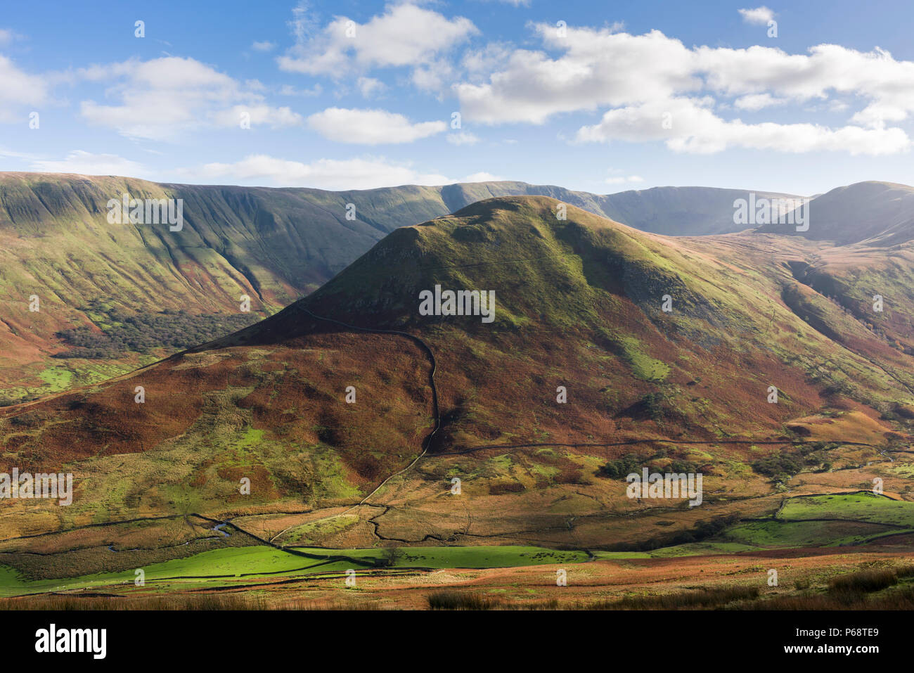 Le Nab vue sur la vallée de Bannerdale Beda est tombé dans le Parc National du Lake District, Cumbria, Angleterre. Banque D'Images