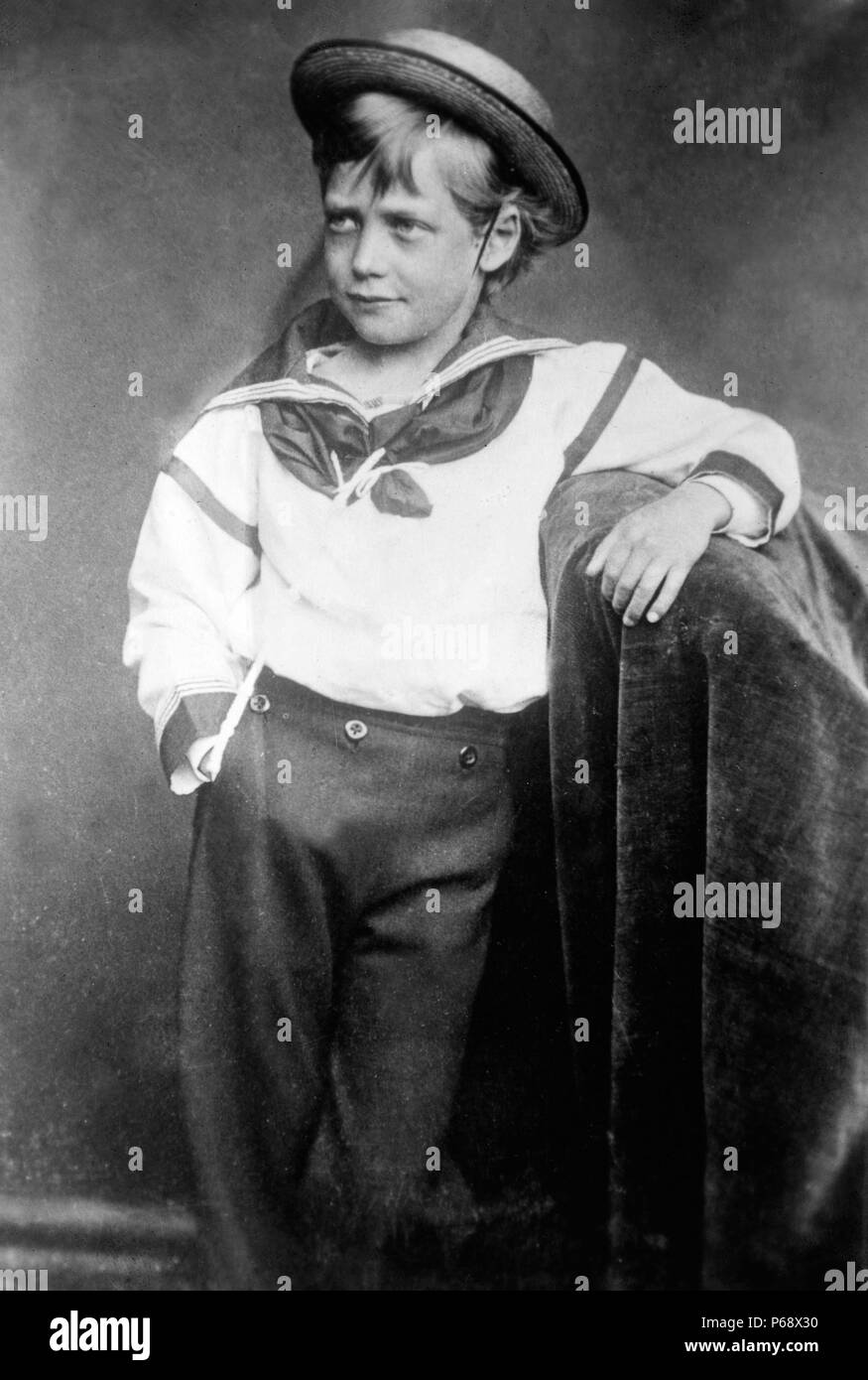 Photographie d'un jeune roi George V (1865-1936) Roi du Royaume-Uni et empereur des Indes. Datée 1870 Banque D'Images