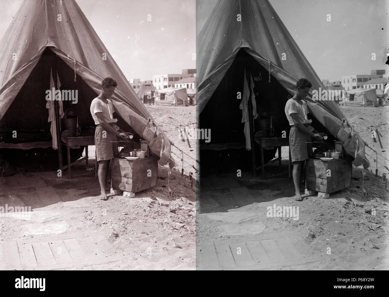 Photographie d'immigrants juifs de Tel Aviv' première maison en Palestine. Datée 1938 Banque D'Images