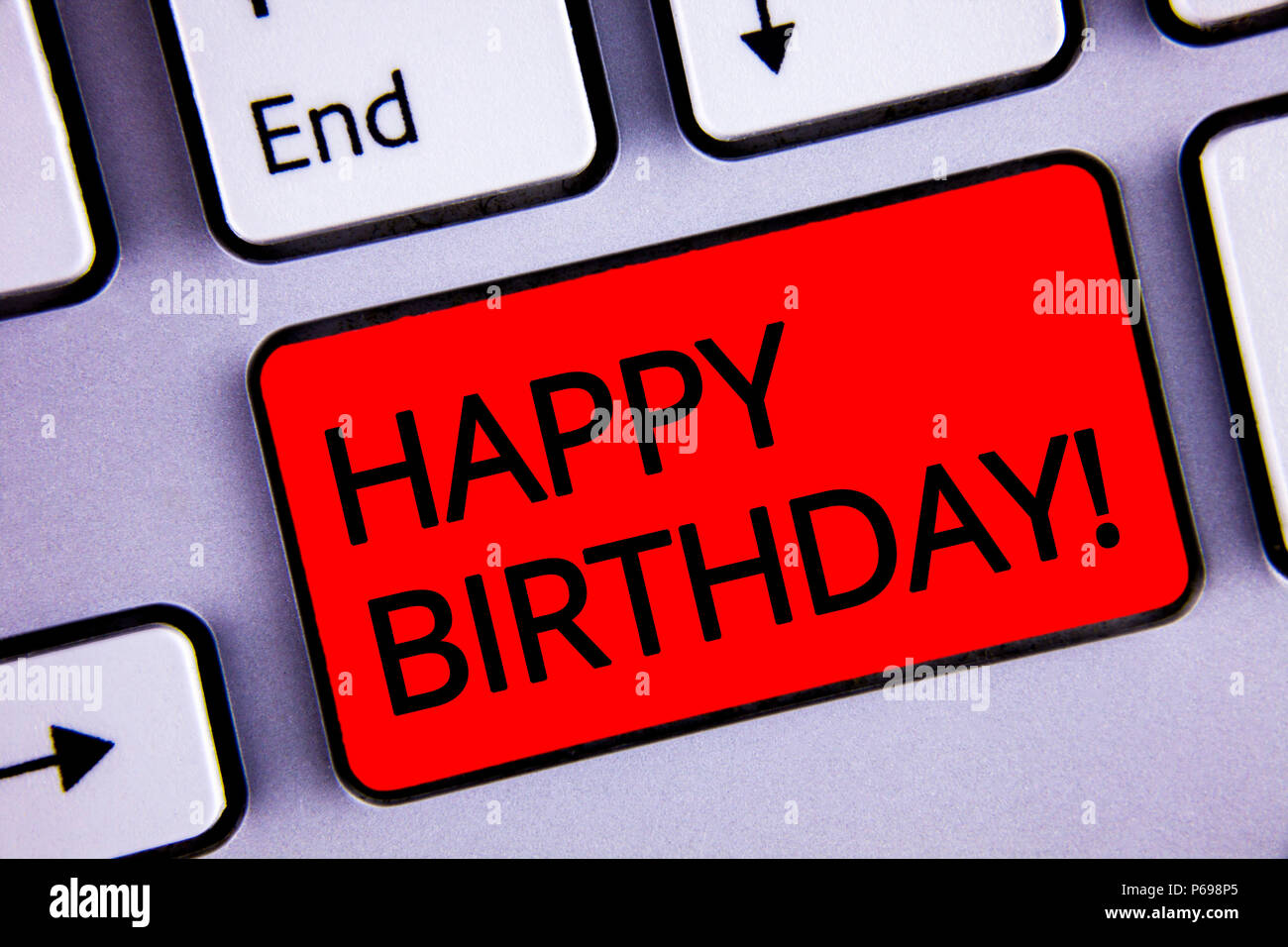 Joyeux Anniversaire Texte Montrant Des Signes D Appel De La Motivation Photo Conceptuelle Felicitations Celebrer Anniversaire Rouge Clavier Noir Lettres Mots Cles Inte Photo Stock Alamy
