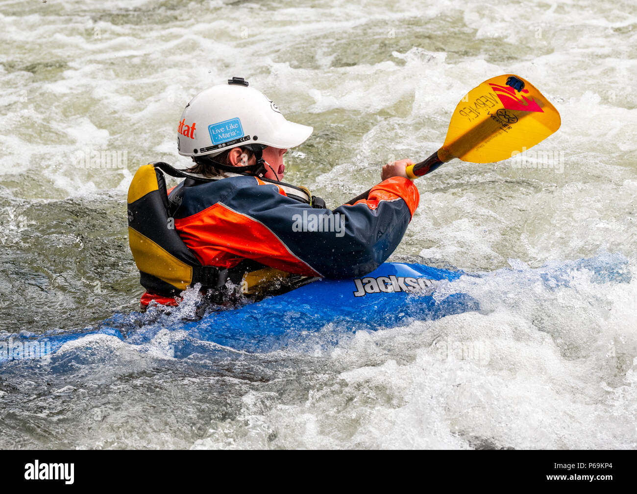 Jeune garçon la kayakiste participe à Fibark ; festival annuel de la rivière Arkansas River ; Salida ; Colorado ; USA Banque D'Images