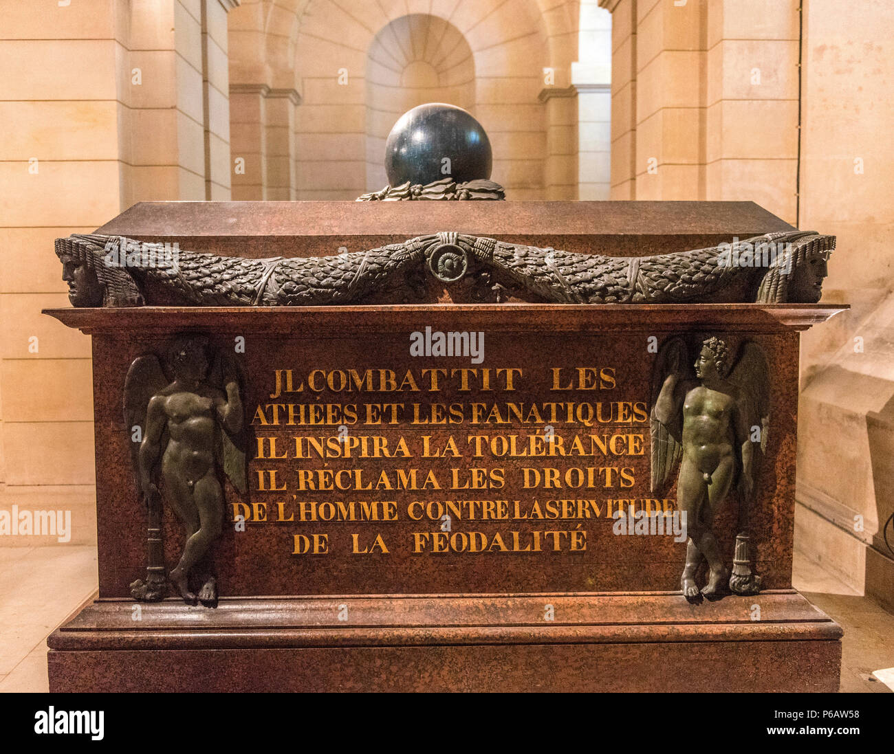 France, Paris 5ème arrondissement, Panthéon, Voltaire's Tombstone Banque D'Images