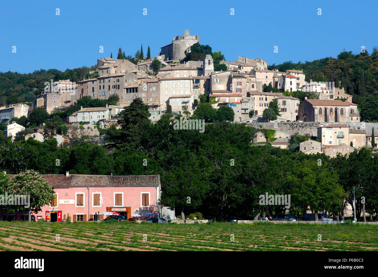 France, Provence Alpes Cote d'Azur, Alpes de Haute Provence (04), Simiane la Rotonde Banque D'Images