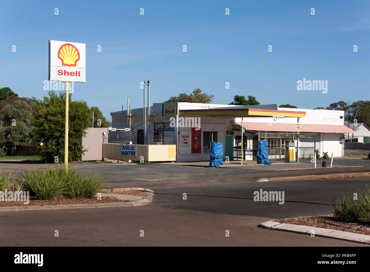 Fermé Station-service Shell, Norseman Australie Occidentale Banque D'Images