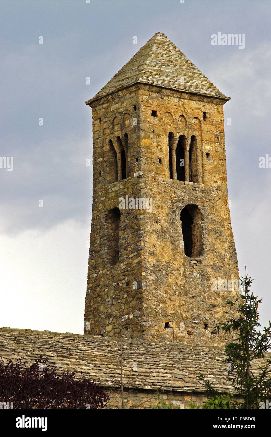 Iglesia romanica de Sant Climent (s,XI). Coll de Nargó. LLeida.Catalunya. España. Banque D'Images