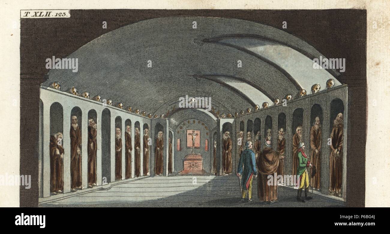 Reste momifié de moines dans les catacombes du Couvent des Capucins, en Sicile. Coloriée à la gravure sur cuivre de G. T. Wilhelm's 'Encyclopédie d'Histoire naturelle : l'humanité', Augsburg, 1804. Tobias Gottlieb Wilhelm (1758-1811) était un prêtre bavarois et naturaliste allemand connu sous le nom de Buffon. Banque D'Images