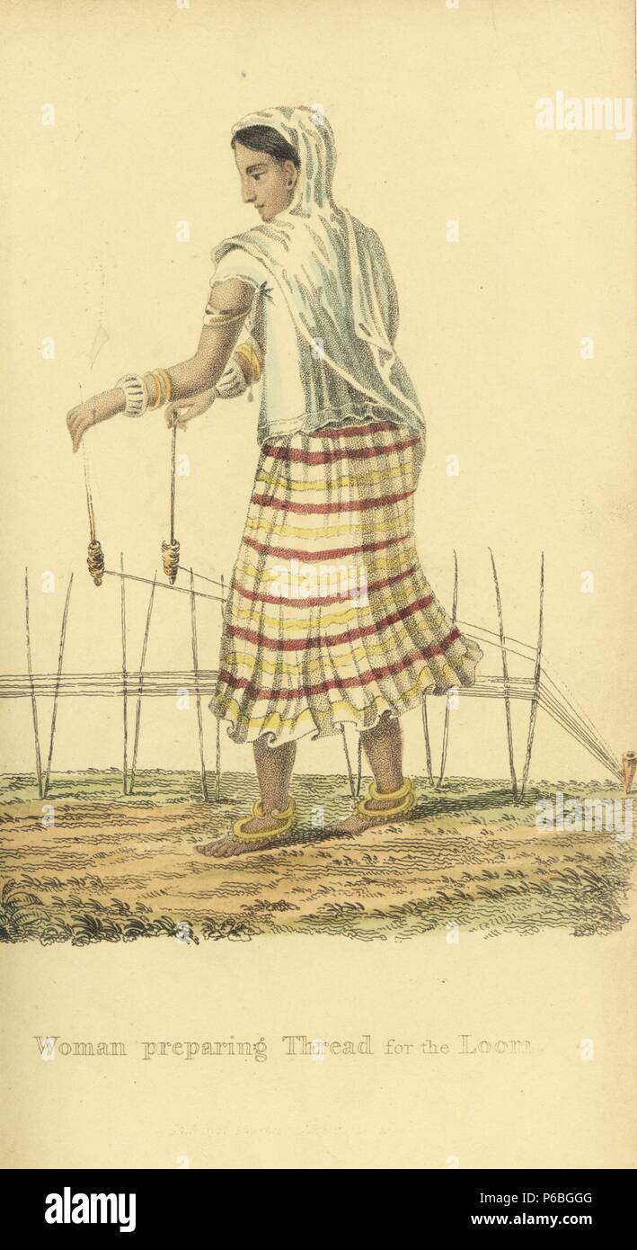 Femme indienne la préparation du fil pour le métier, portant jupon de  mousseline, veste et châle. Coloriée à la gravure sur cuivre par un artiste  inconnu de 'costumes asiatiques', Ackermann, Londres, 1828