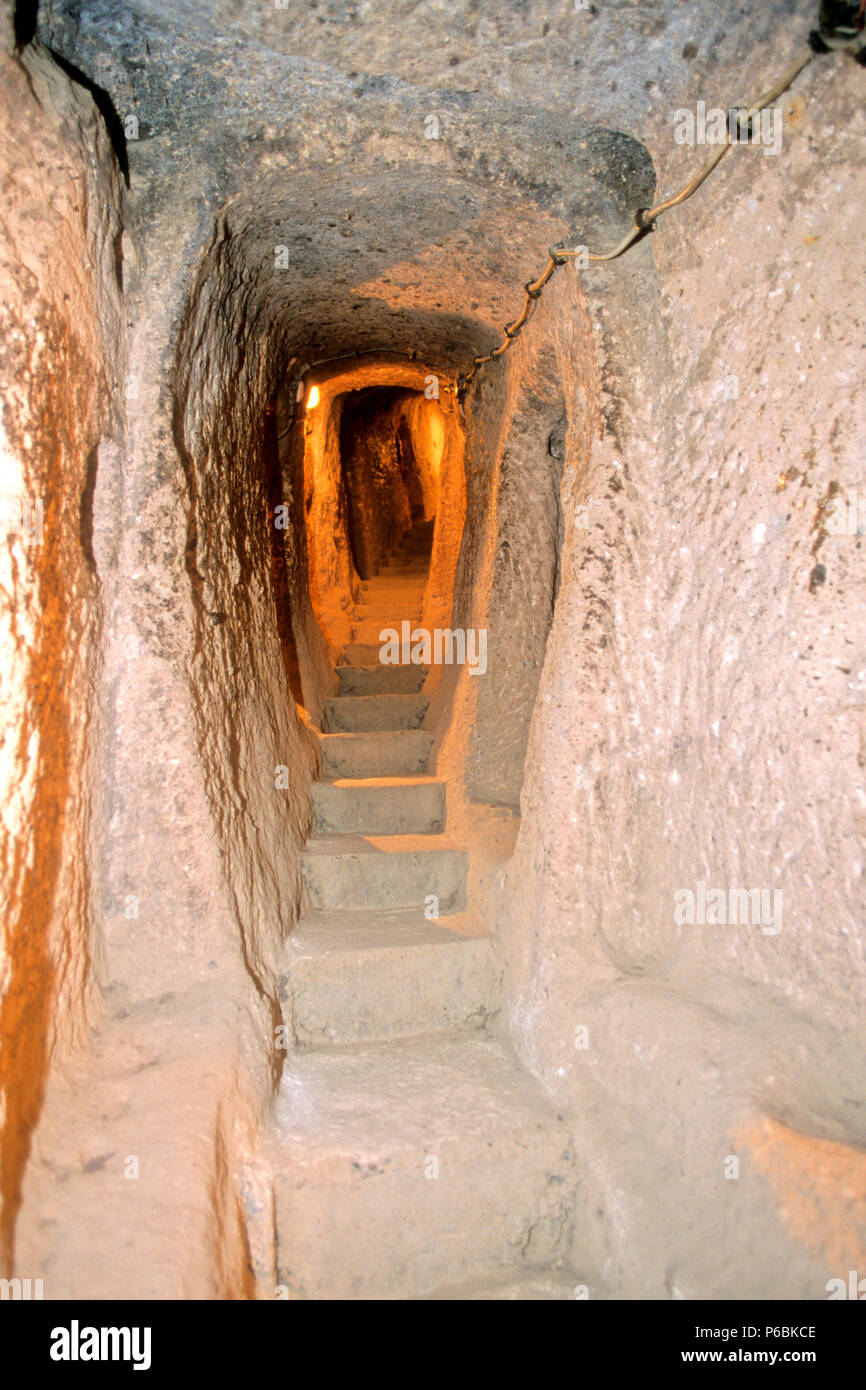 La Turquie, l'Anatolie centrale, la Cappadoce, Nevşehir province, Kaymakli, ville souterraine Banque D'Images