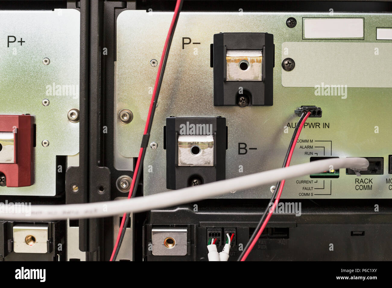 Connecteurs d'alimentation sur batterie industrielle sauvegarder Banque D'Images