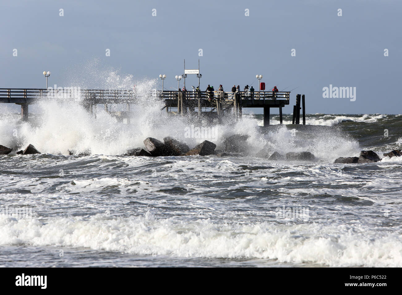 Wustrow, Allemagne - tempête sur la côte de la mer Baltique Banque D'Images