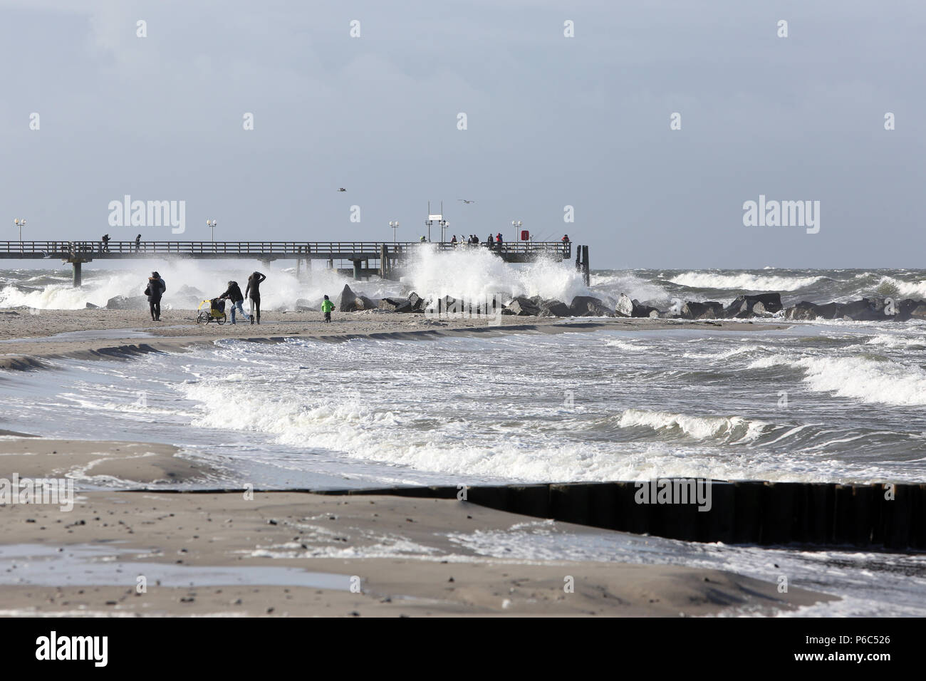 Wustrow, Allemagne - tempête sur la côte de la mer Baltique Banque D'Images