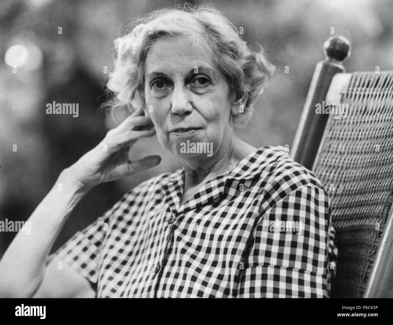 EUDORA WELTY (1909-2001) Photo de promotion de l'écrivain américain de 1972 Banque D'Images