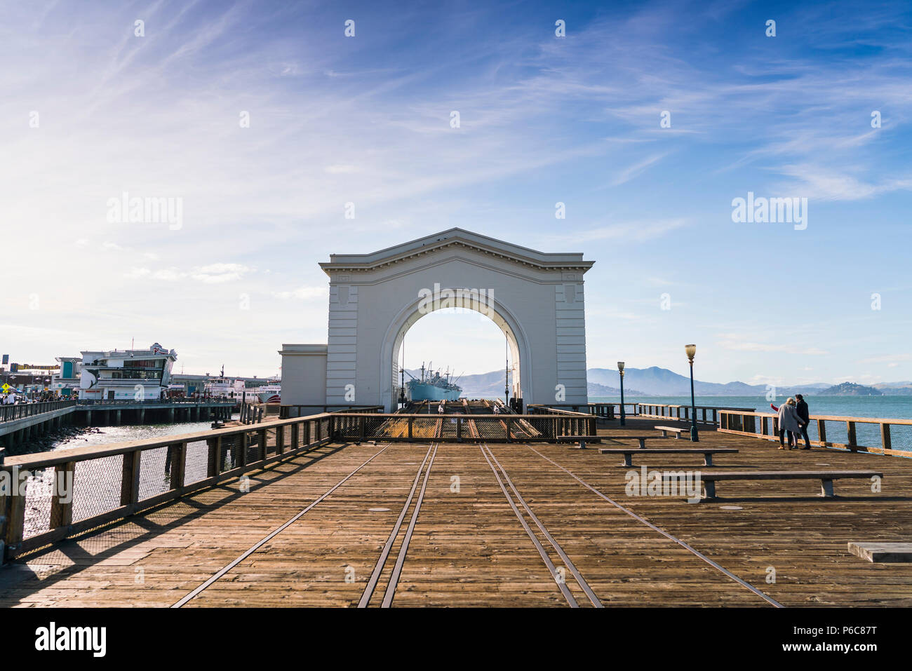 San Francisco,california,USA,2016/04/20 : Arch en ferry pier 43 aux beaux jours. Banque D'Images