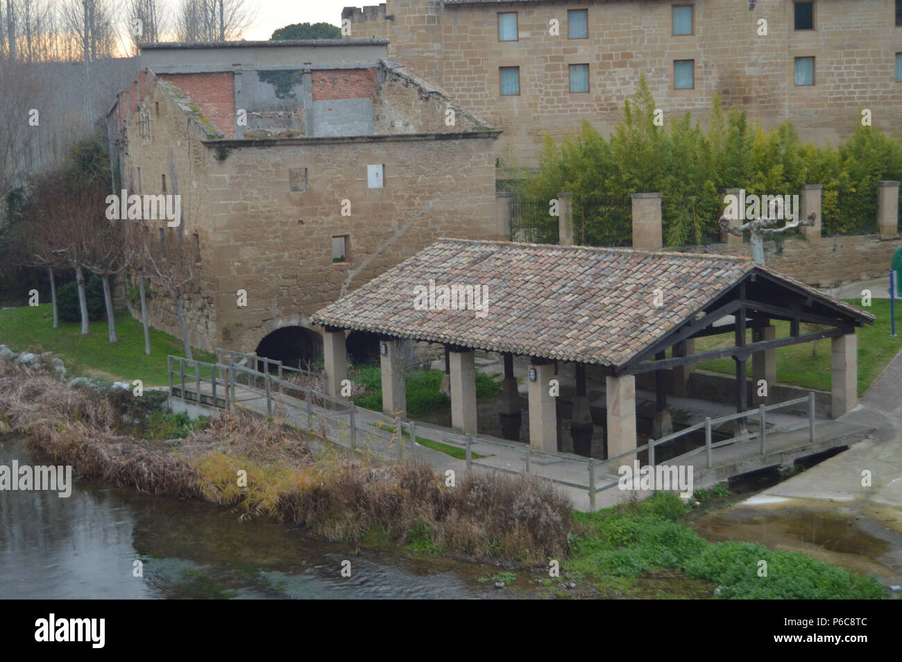 Ancien moulin à eau à la tombée de Cuzcurrita Del Rio Tiron. Architecture, Histoire, Art, Voyages. 27 Décembre, 2015.Cuzcurrita Del Rio Tiron. La Rioja. Sp Banque D'Images