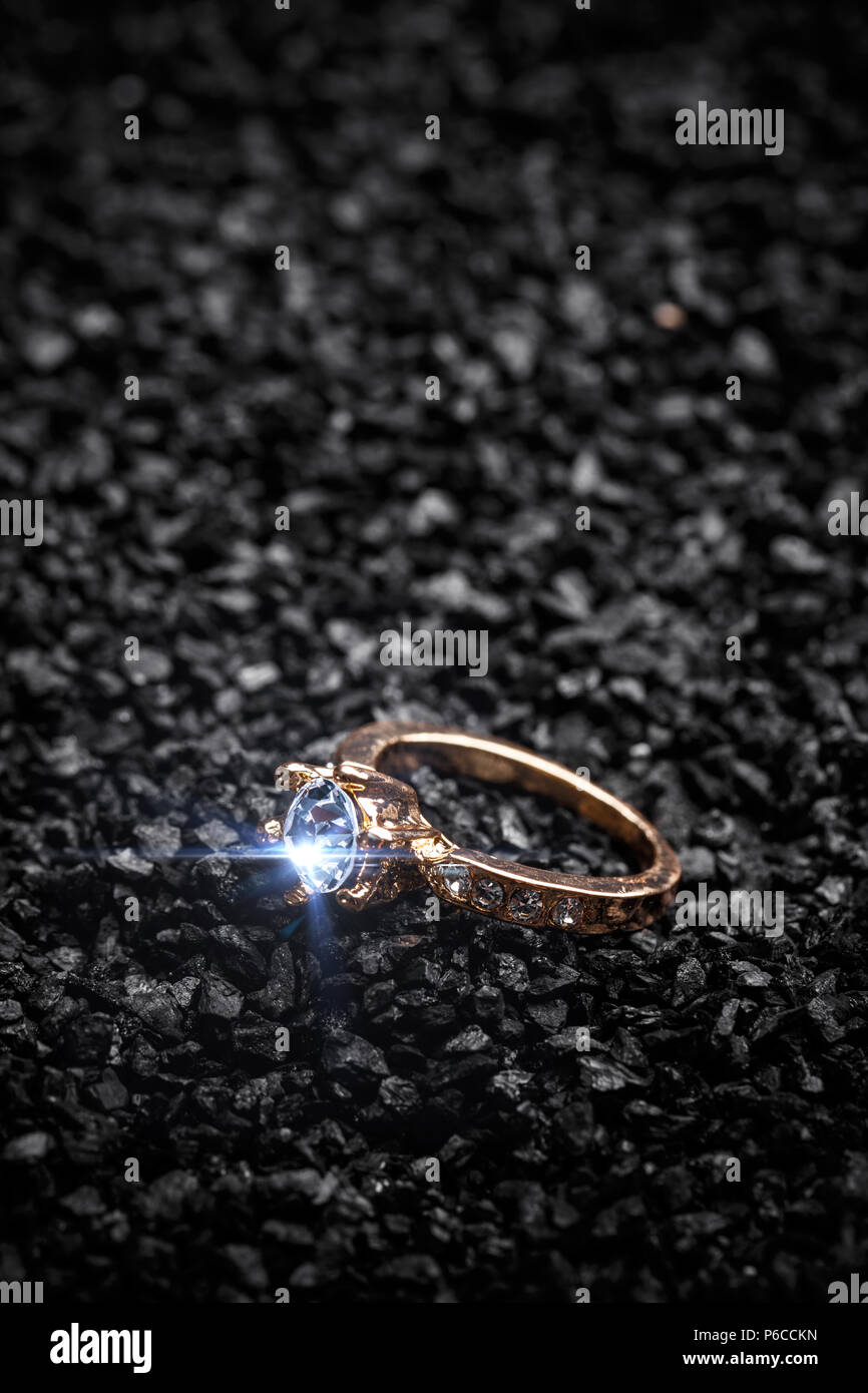 Décorées avec bague de cristal, de l'espace pour votre texte Banque D'Images