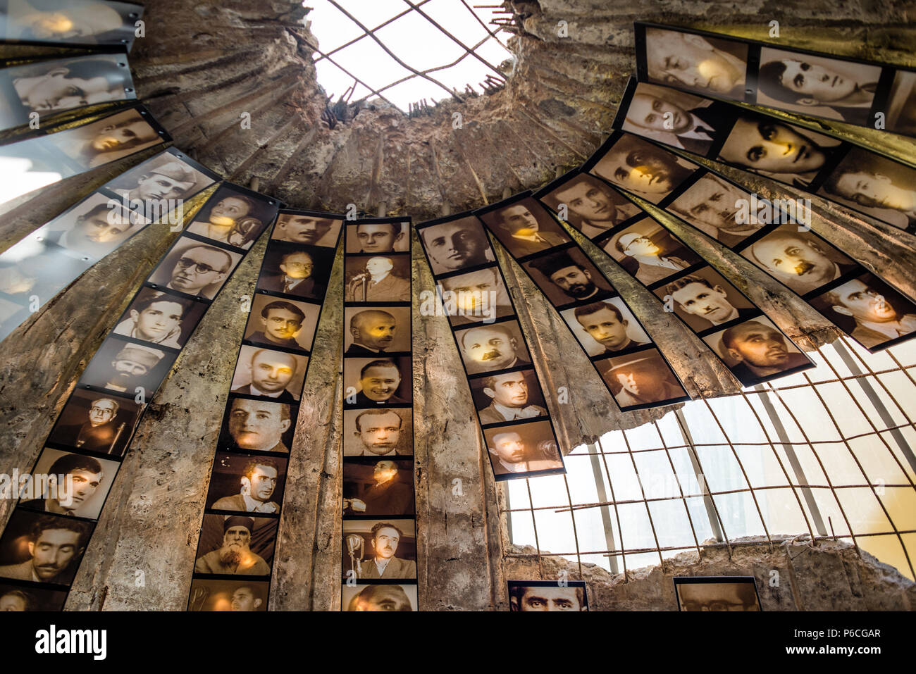 Musée du Bunker (lits superposés), 2'Art ancien bunker nucléaire, Tirana, Albanie Banque D'Images