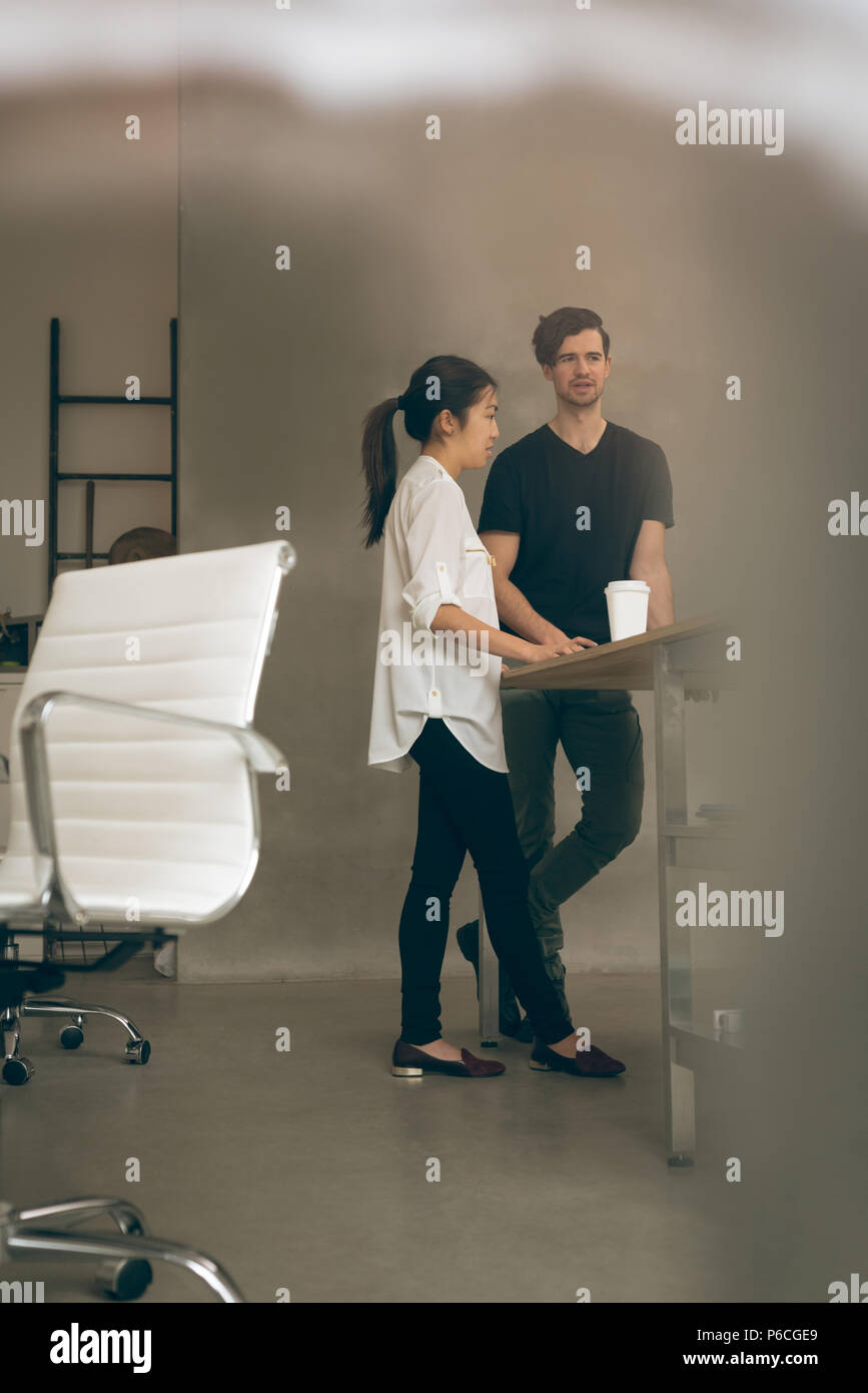 Les dirigeants d'interagir les uns avec les autres Banque D'Images