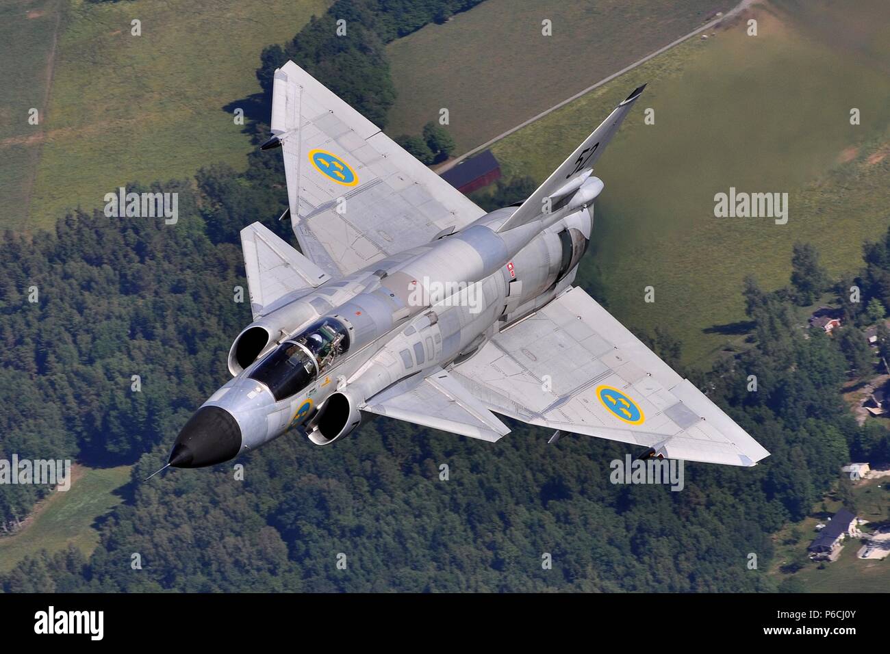 SAAB VIGGEN SJA-37 DE L'ARMÉE DE L'AIR SUÉDOISE VOL HISTORIQUE Banque D'Images