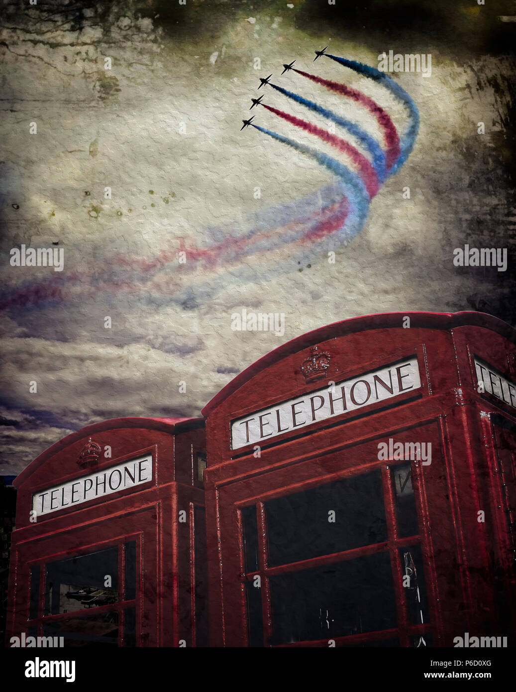 L'art numérique : les flèches rouges de la RAF au-dessus des cabines téléphoniques Banque D'Images