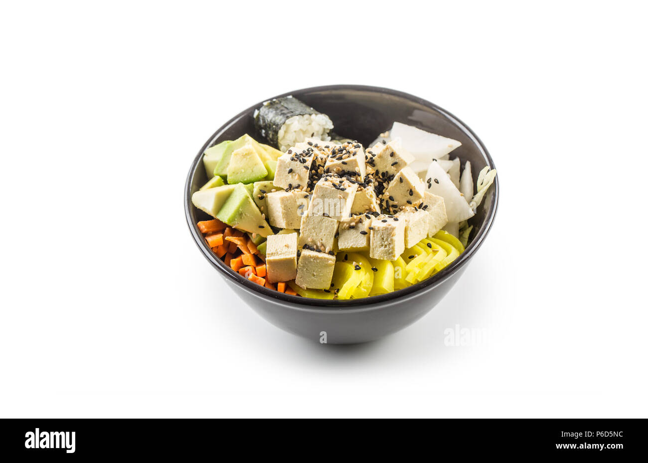 La nourriture japonaise veggie chirashi bol à mélanger isolé sur fond blanc. Banque D'Images