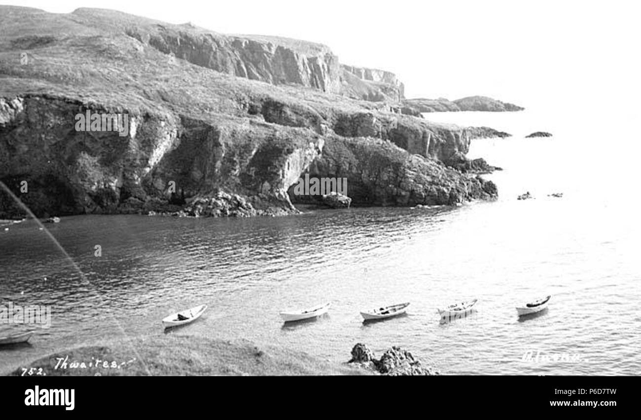 . Anglais : Unga Harbour avec rangée de petits bateaux, ca. 1912 . Anglais : Situé sur la côte sud-est de l'île de l'AGNU dans le groupe d'îles Shumagin . Légende le droit : Alaska PH Coll 247,218 Sujets (LCTGM) : chaloupes--sujets de l'Alaska (LCSH) : l'île de l'AGNU (Alaska) ;--ports de l'Alaska--île de l'AGNU . vers 1912 de l'AGNU 79 port avec de petits bateaux, ca 1912 (THWAITES 79) Banque D'Images