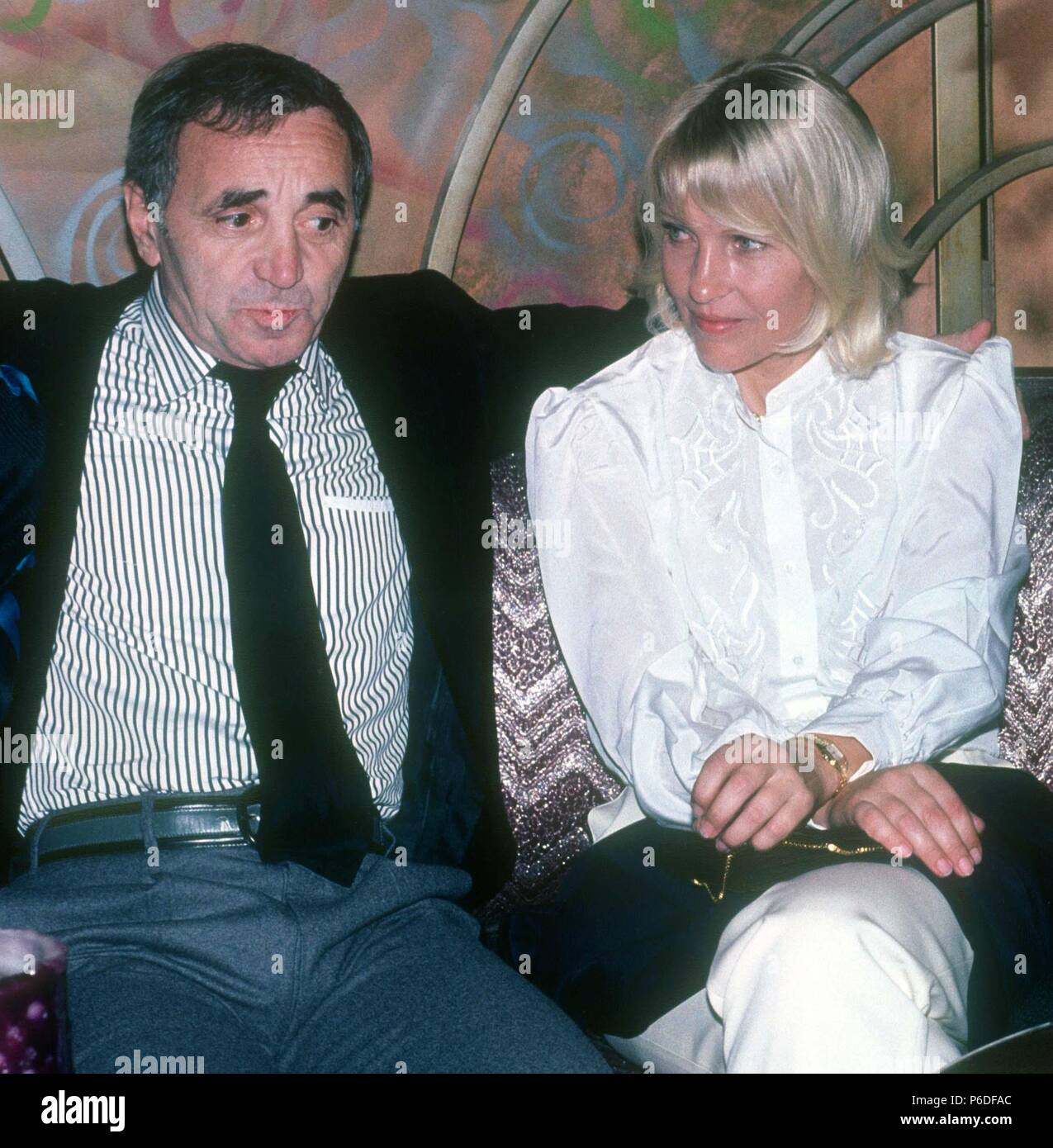 Charles Aznavour & femme Ulla 1985 Photo de John Barrett/PHOTOlink.net MediaPunch / Banque D'Images