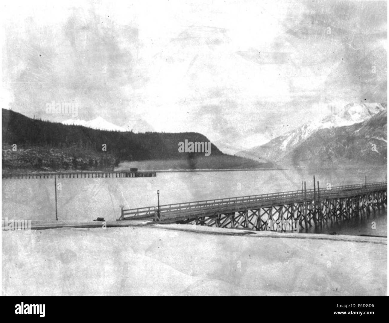 . Anglais : Haines, Alaska vue depuis le Fort Seward, 1909 . Anglais : Texte de Kiehl log : Haines de Fort Seward. Album 1,074 sujets (LCSH) : Haines (Alaska) ; Villes et villages--Alaska ; quais--Alaska--Haines . 190951 Haines, Alaska vue depuis le Fort Seward, 1909 (KIEHL 17) Banque D'Images