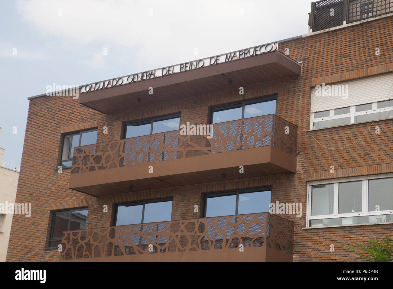 Madrid, Espagne. 29 Juin, 2018. Ressource de l'ambassade du Maroc. Protestation contre une peine de 20 ans de prison pour les dirigeants rifan au Maroc. L'Rifans ont lutté contre le colonialisme français et espagnol, et quand vint l'indépendance, la monarchie alaouite a exclu les Rifans de l'administration, la santé, l'éducation et le travail. Credit : SOPA/Alamy Images Limited Live News Banque D'Images