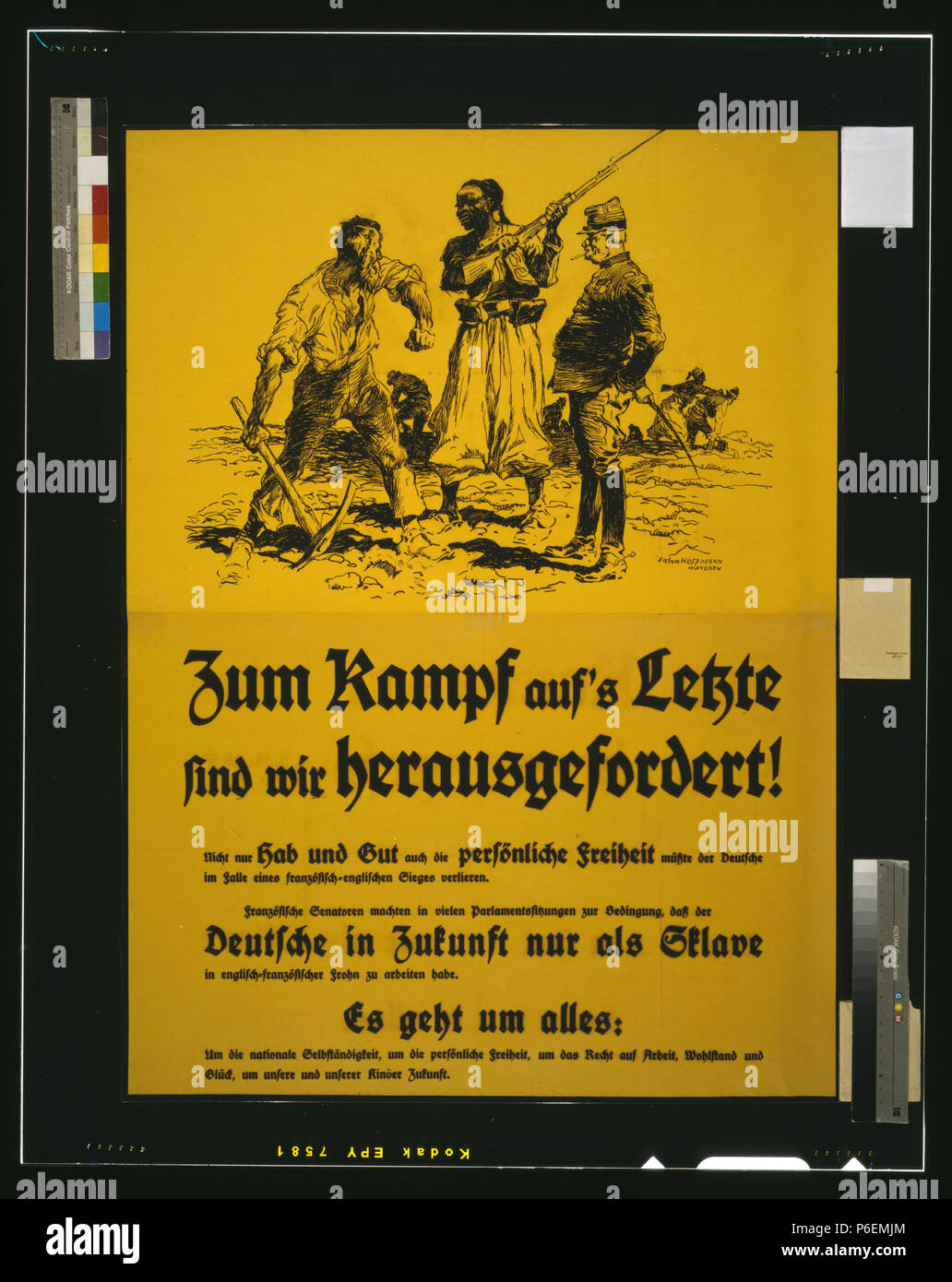 Anglais : Titre : Zum Kampf auf Letzte sind wir herausgefordert ! Résumé : L'affiche montre hommes allemands travaillant dans un domaine menacé par les soldats africains comme un officier français regarde sur. Le texte encourage les gens à se battre pour le dernier car tout serait perdu dans une victoire Français-Anglais ; que les parlementaires français a déclaré que les Allemands seraient esclaves dans des exercices pour des camps de travail forcé. Description physique : 1 print (affiche) : lithographie, couleur ; 131 x 96 cm. Notes : fait partie de : Rehse-Archiv für Zeitgeschichte und Publizistik. ; Anton Hoffmann, München. ; titre de l'article. 191782 Zum Kampf un Banque D'Images