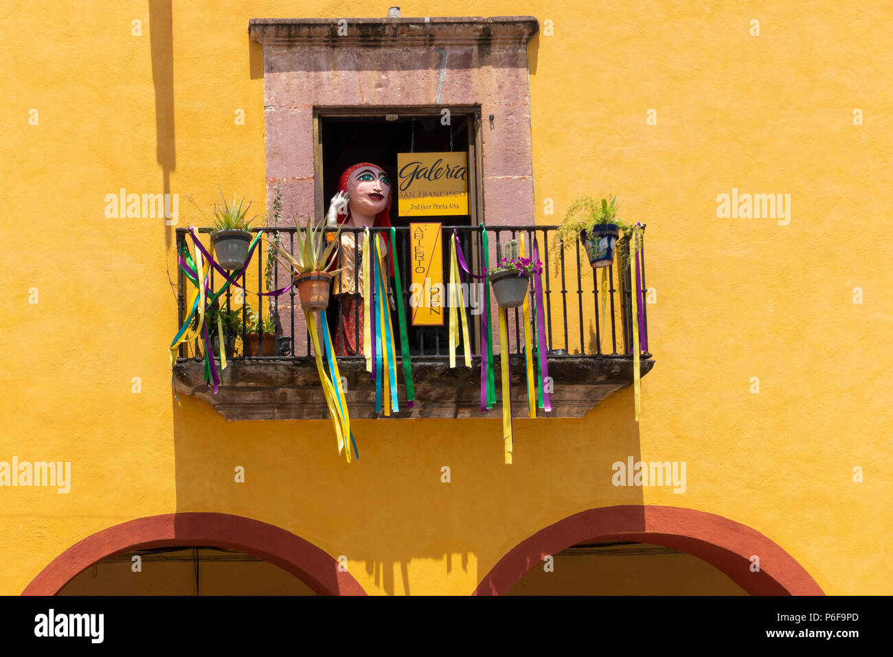 Marionnette géante à la tête hors de shop à San Miguel de Allende Banque D'Images