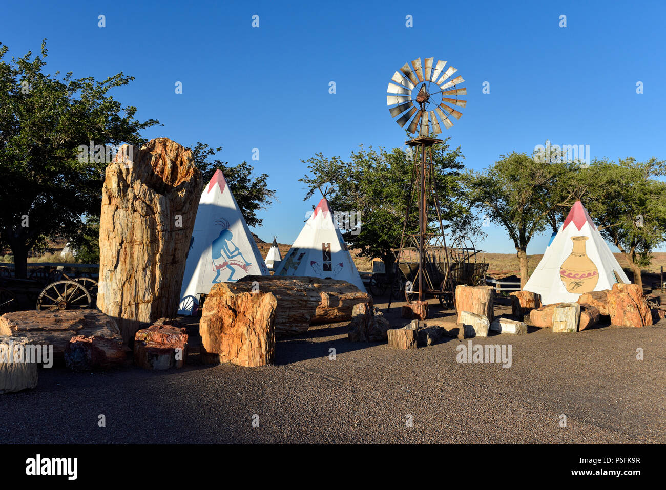 Le Geronimo Trading Post, roadside attraction dans la région de Holbrook, Arizona sur I-40 & Route 66. Banque D'Images
