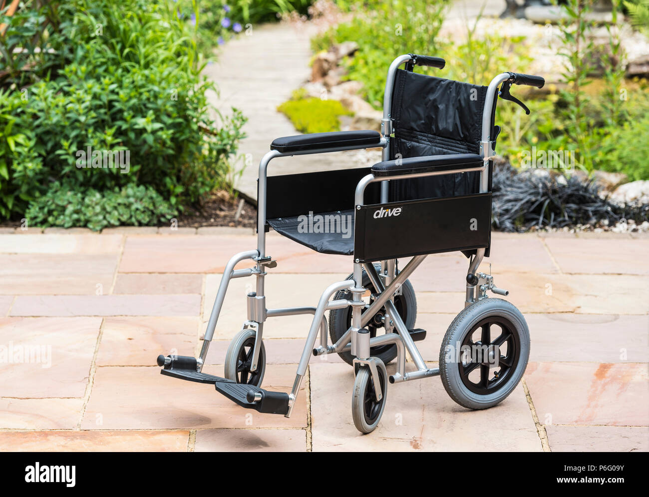 Handicap, mobilité, fauteuil roulant non valide. Banque D'Images