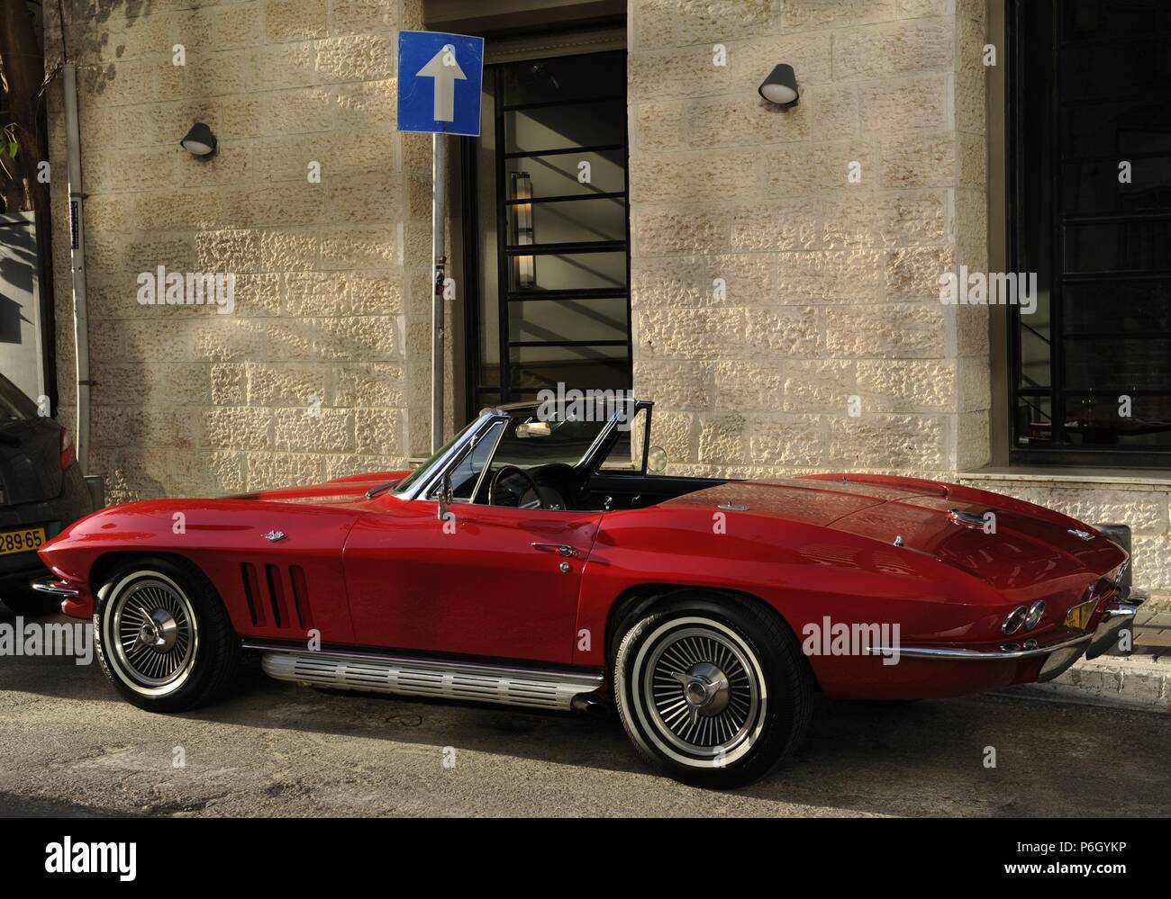 Chevrolet Corvette Sting Ray, 1965. Tel Aviv. Israël. Banque D'Images