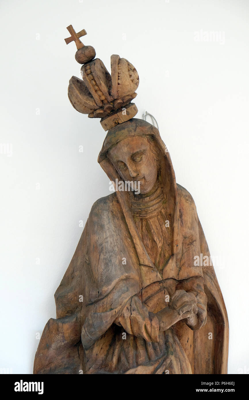 Vierge Marie statue, couvent des Soeurs de Sainte-Croix à Gemunden, Allemagne Banque D'Images