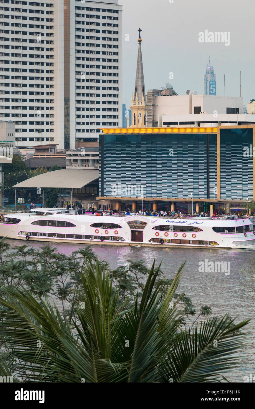 River City Shopping Mall sur la rivière Chao Phraya, Bangkok, Thaïlande Banque D'Images