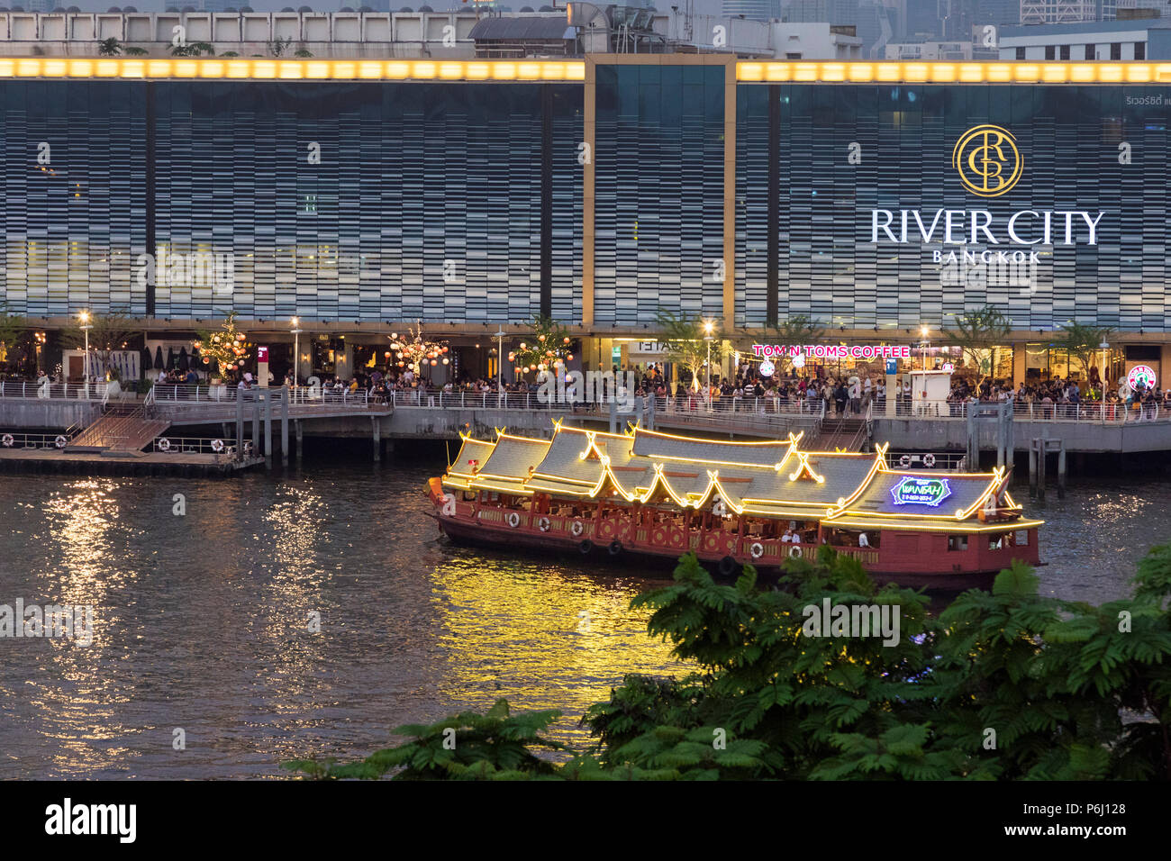 River City Shopping Mall sur la rivière Chao Phraya, Bangkok, Thaïlande Banque D'Images