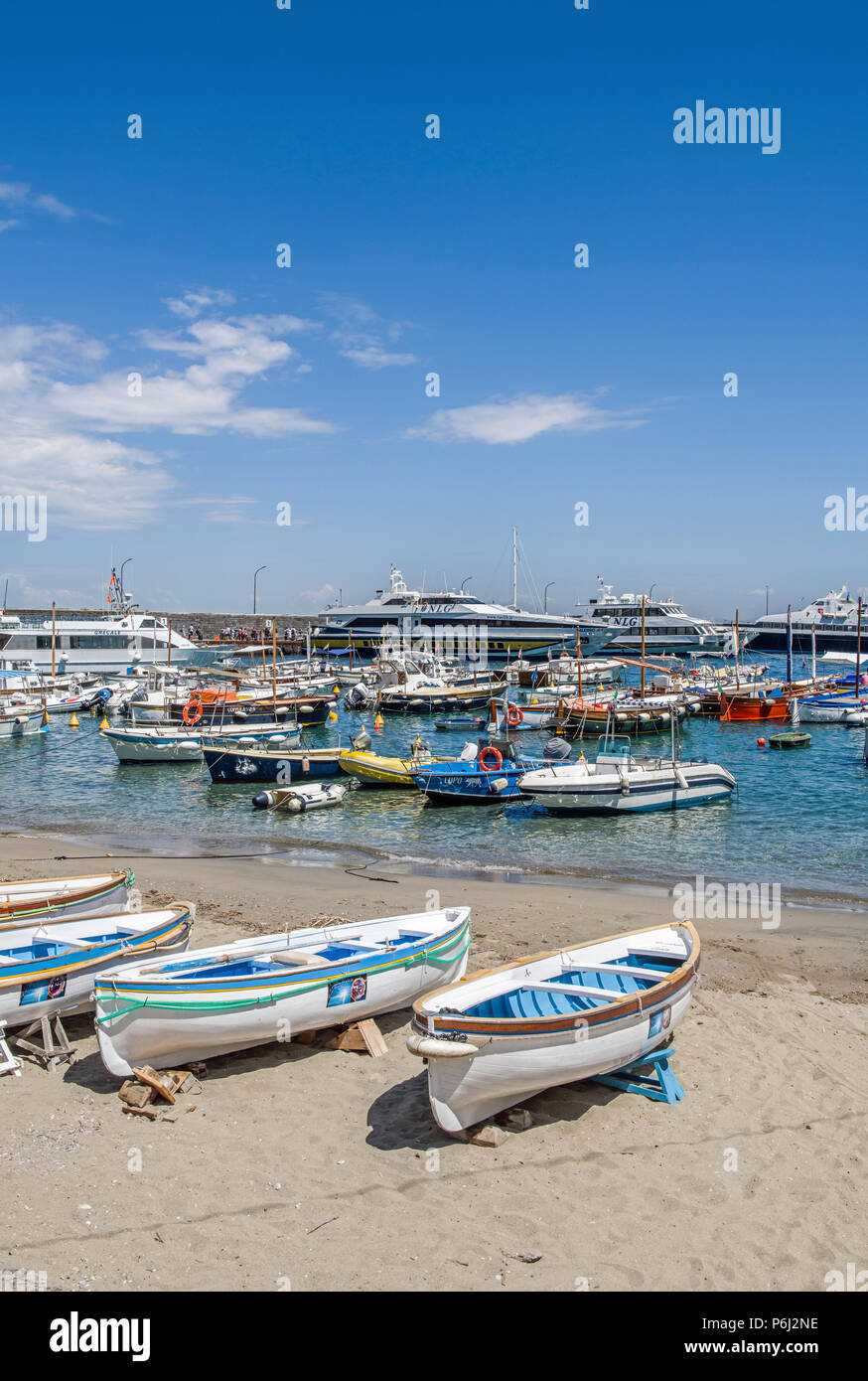 La Marina Grande et le port de Capri, Italie Banque D'Images