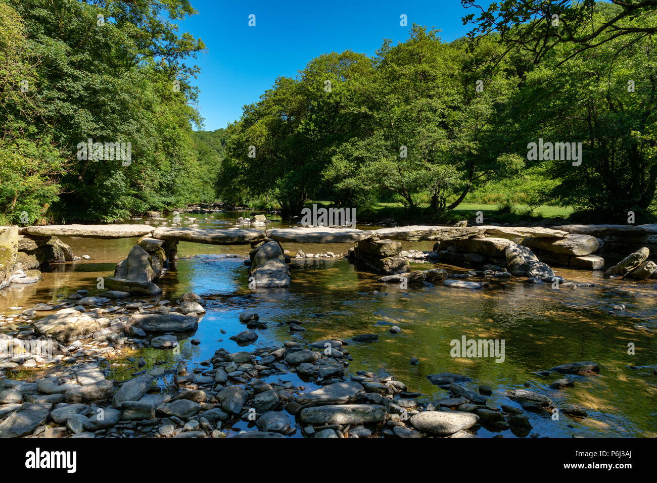 Tarr Étapes Somerset Angleterre 27 juin 2018 clapper ancien pont sur la rivière Barle Banque D'Images