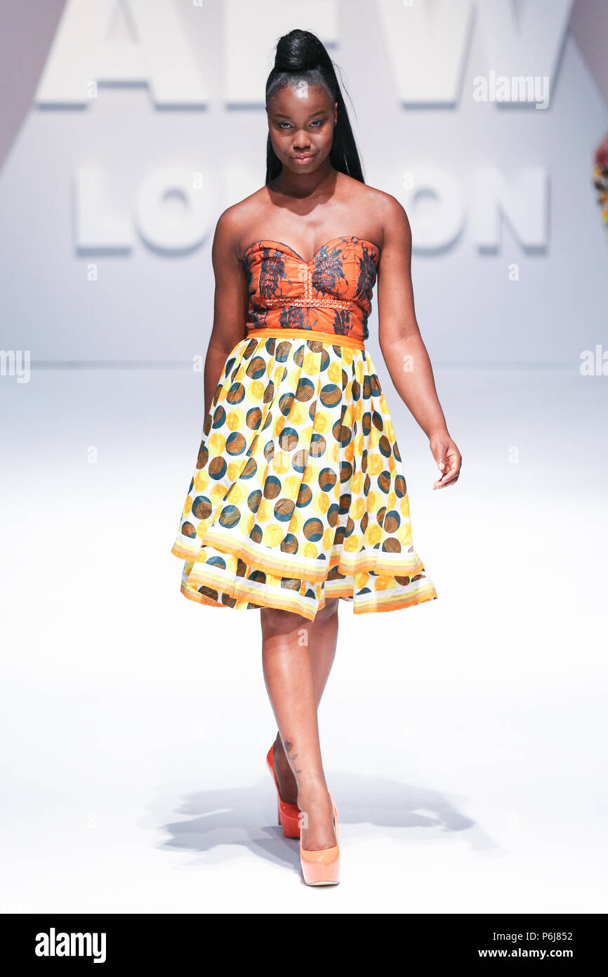 Londres, Royaume-Uni, août 2014 Ambiance , Couture ont présenté leurs nouvelle collection lors de la Fashion Week de Londres 2014 L'Afrique. Mariusz Goslicki/Alamy Banque D'Images
