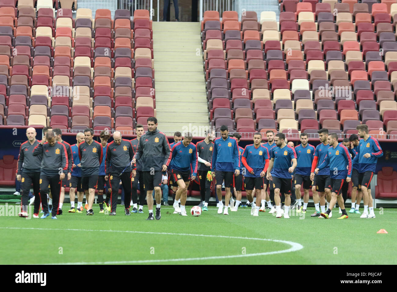 Stade Luzhniki, Moscou, Russie. 30 Juin, 2018. FIFA Coupe du Monde de Football, l'espagnol Conférence de presse et de formation officiel ; l'Espagne joueurs avant leur match contre la Russie le 1er juillet : Action Crédit Plus Sport/Alamy Live News Banque D'Images