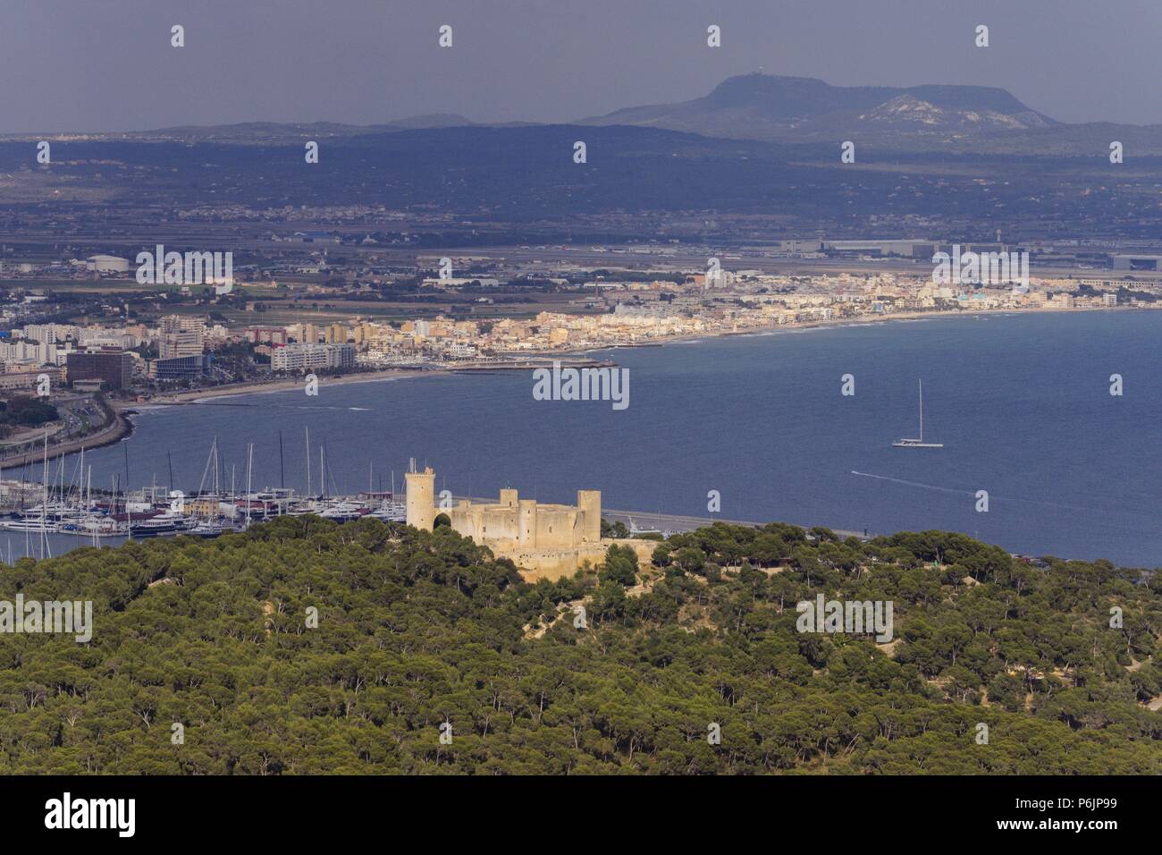 Castillo de Bellver , siglo XIV, construido por orden del Rey Jaime II de Majorque ,Monumento historico-artistico, Palma, Mallorca, Islas Baleares, Espagne, Europa. Banque D'Images