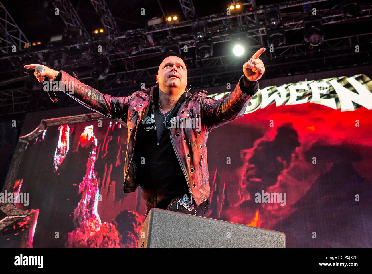 La Norvège, Halden - 22 juin, 2018. Le régime allemand metal Helloween effectue un concert live au cours de la musique norvégienne METAL festival 2018 tonnes de roche de Halden. Ici le chanteur Michael Kiske est vu sur scène. (Photo crédit : Gonzales Photo - Terje Dokken). Banque D'Images